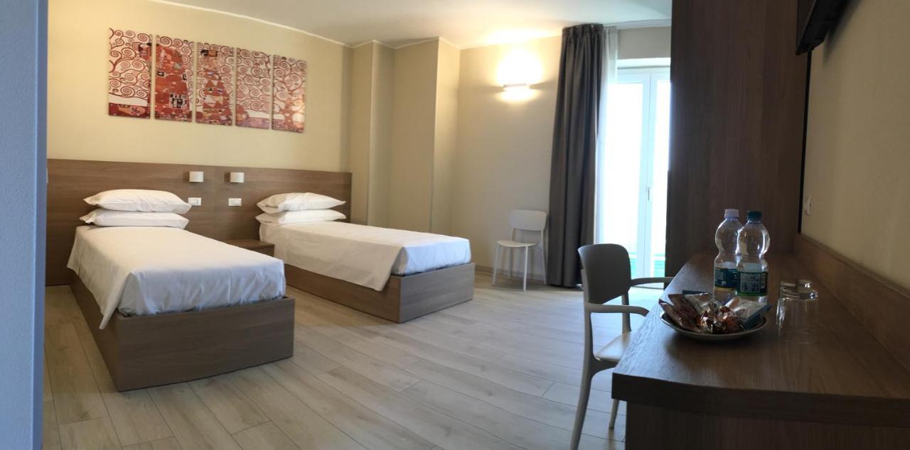 Hotel TERRAZZA Room Castrezatto Buitenkant foto